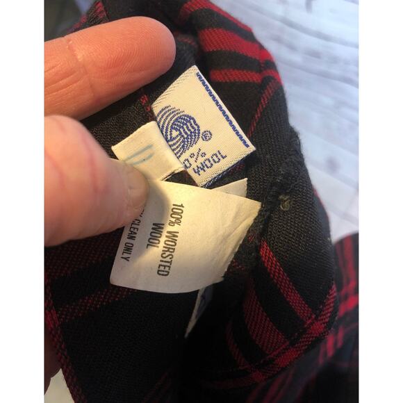 1980s David Brooks Red Black Wool Plaid Skirt w/ Side Buttons
 small - Picture 11 of 12